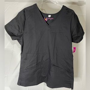 Urbane Women’s Scrub Top With Front Pockets